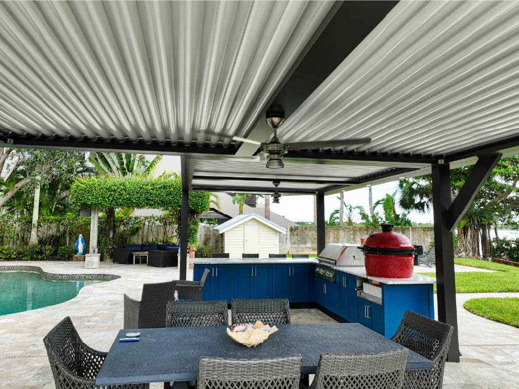 Pergola vs. Patio Cover: How to Choose the Best Option for Your Outdoor Space