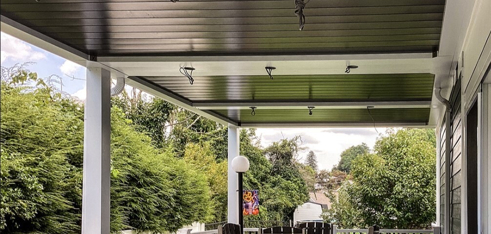 Aluminum vs. Wood Pergolas: Which One Is Right for You?